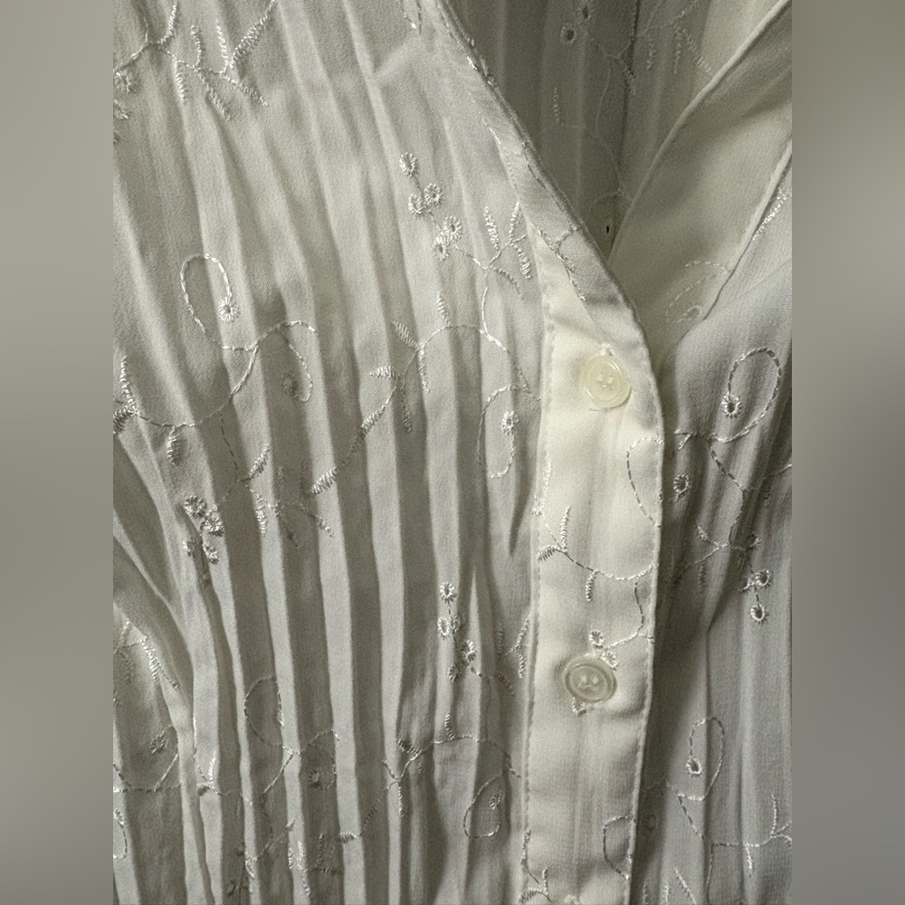 East 5th Short Sleeve Button Down White Shirt petite medium